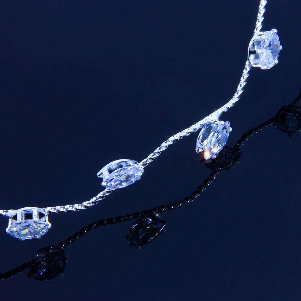 PRECIOUS TOUCH Choker