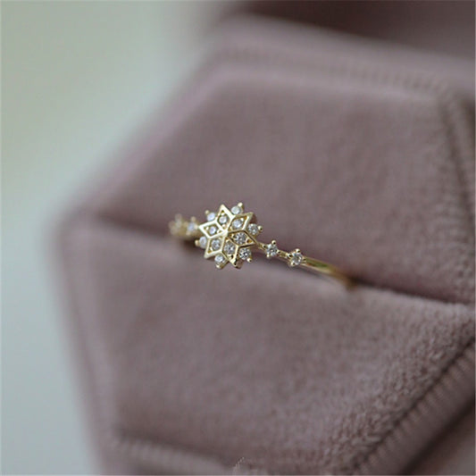 SNOWFLAKE KISS Ring