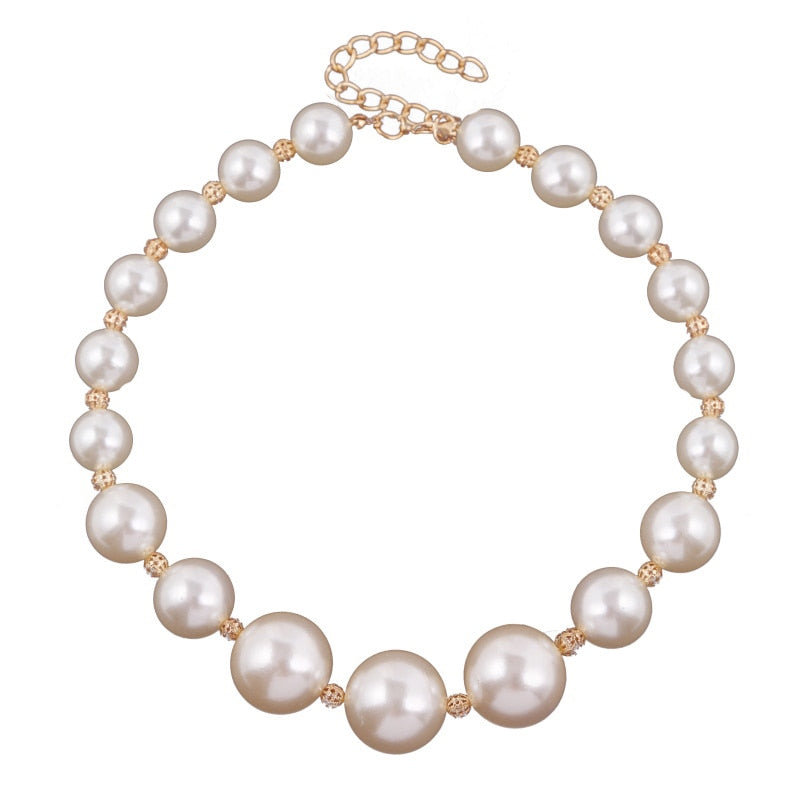 POISE AND PEARL Necklace