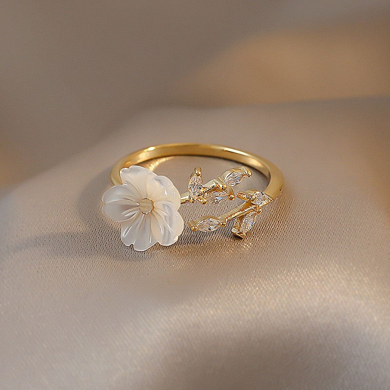 ELEGANCE Adjustable Ring