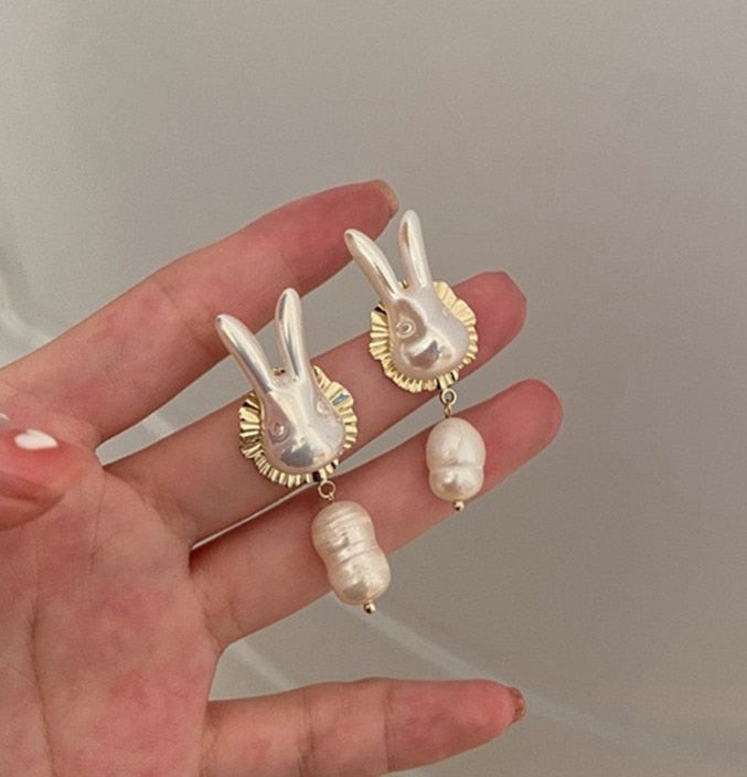 WONDERLAND Rabbit Studs